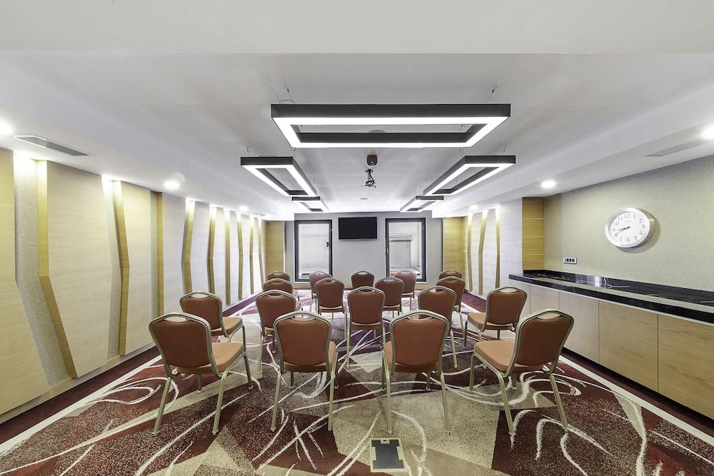 Hotel Park Dedeman Trabzon Esterno foto